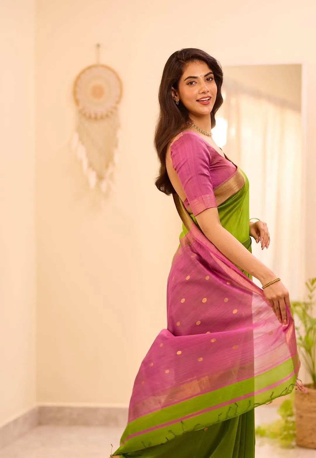 Beautiful Malina in Pink Saree Exuding Ethnic Sophistication