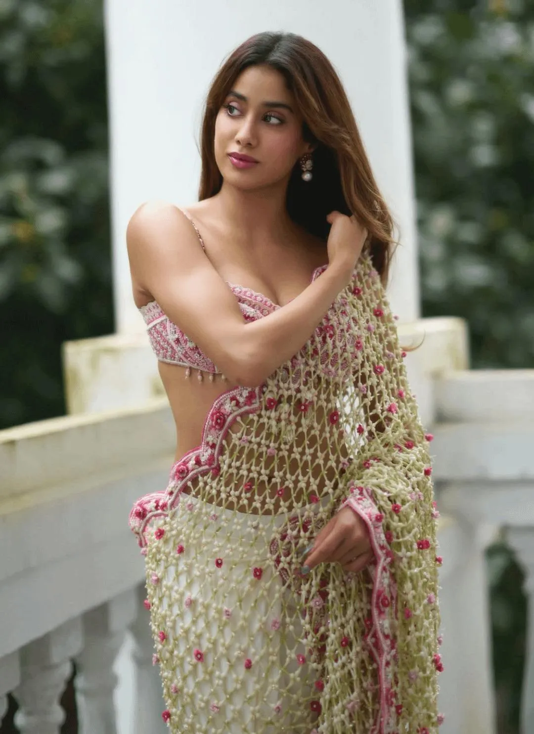 Charming Janhvi Kapoor in Cream Saree with Floral Elegance