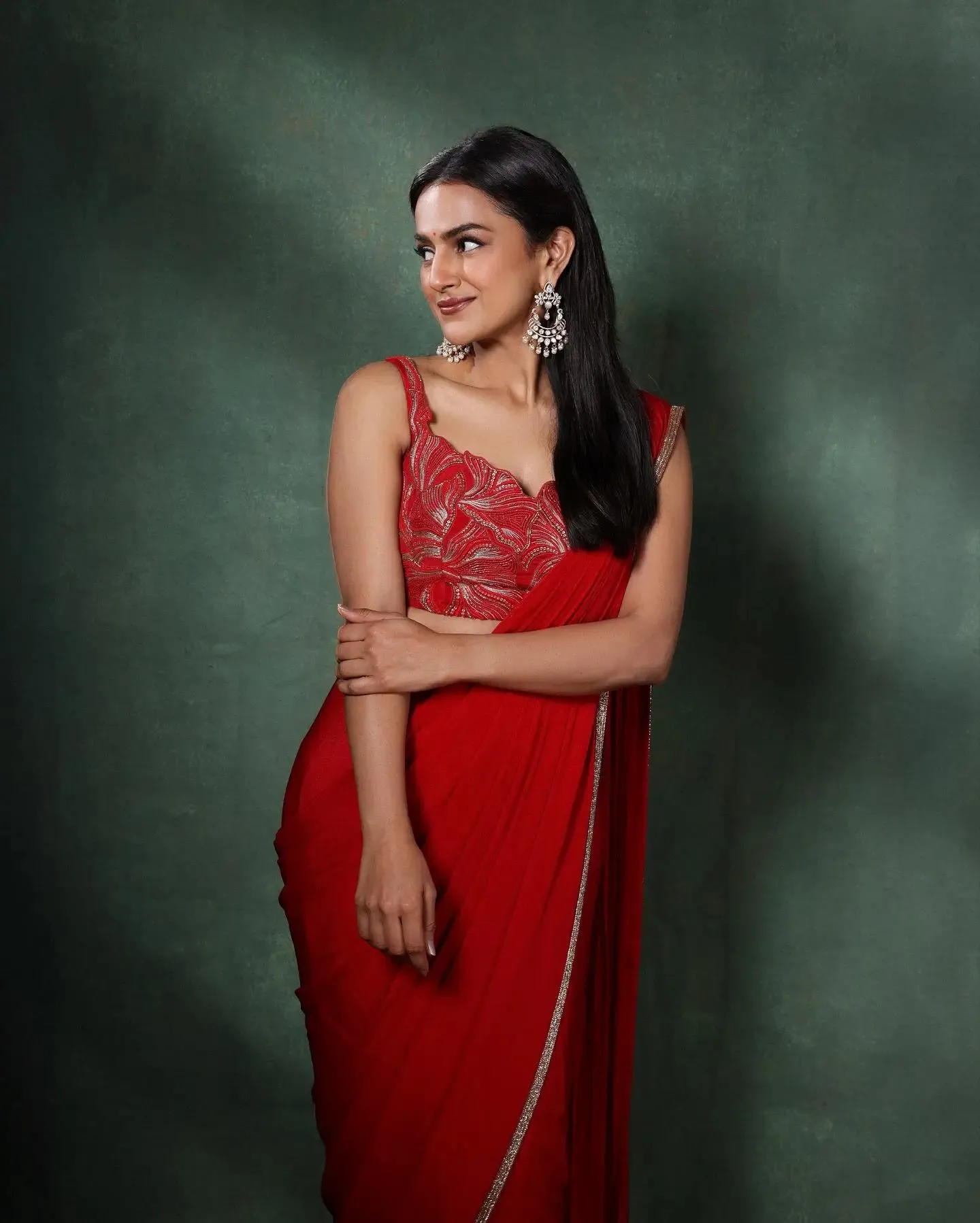 Charming Shraddha Srinath in Red Saree Defining Ethnic Chic