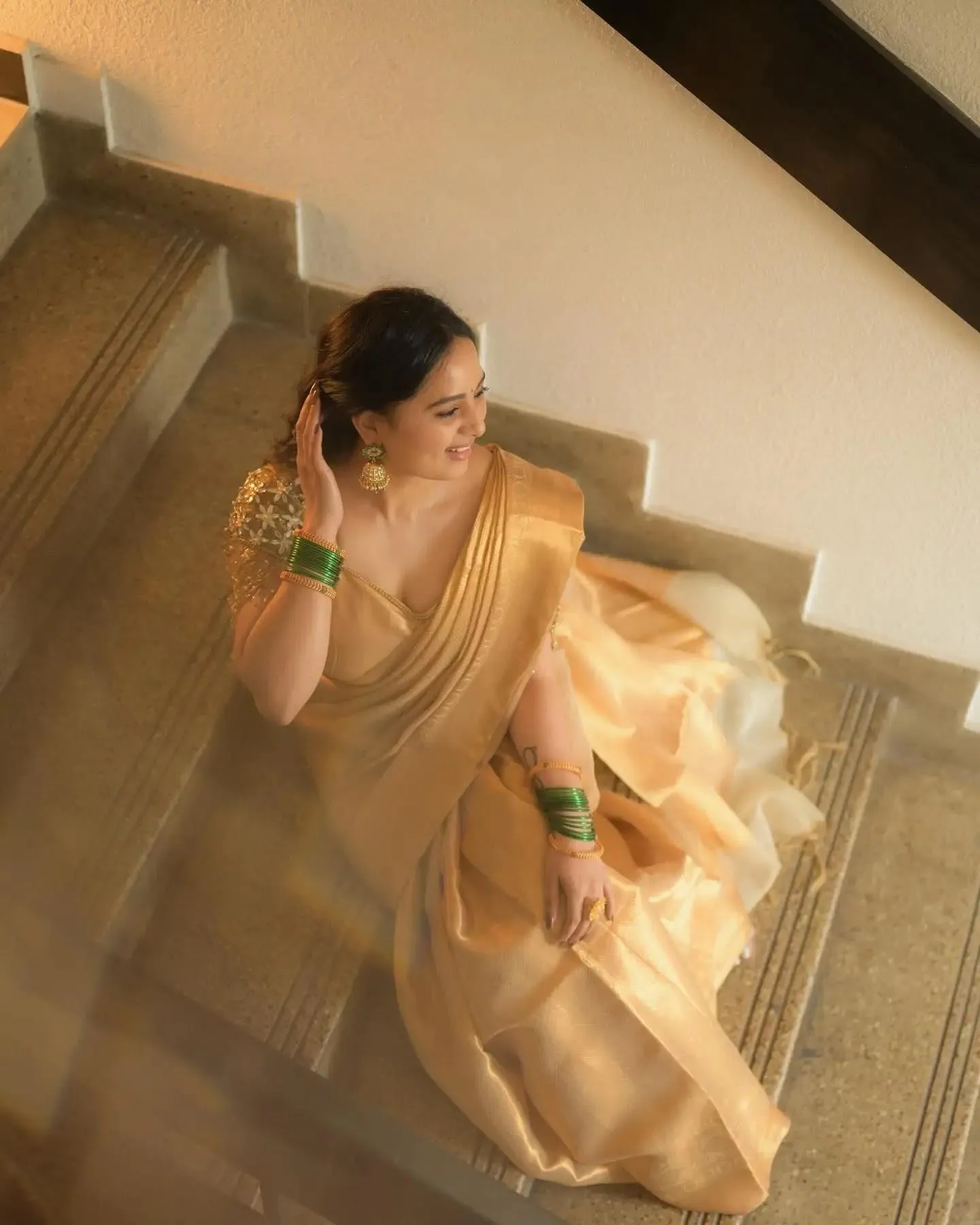 Charming Srushti Dange Graceful Golden Look in Saree Picture