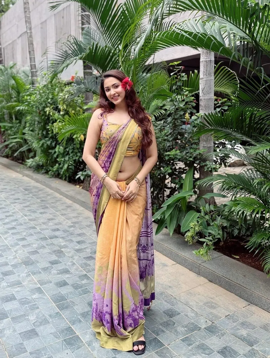 Eshanya Maheshwari in Lilac Saree Posing Gracefully Image