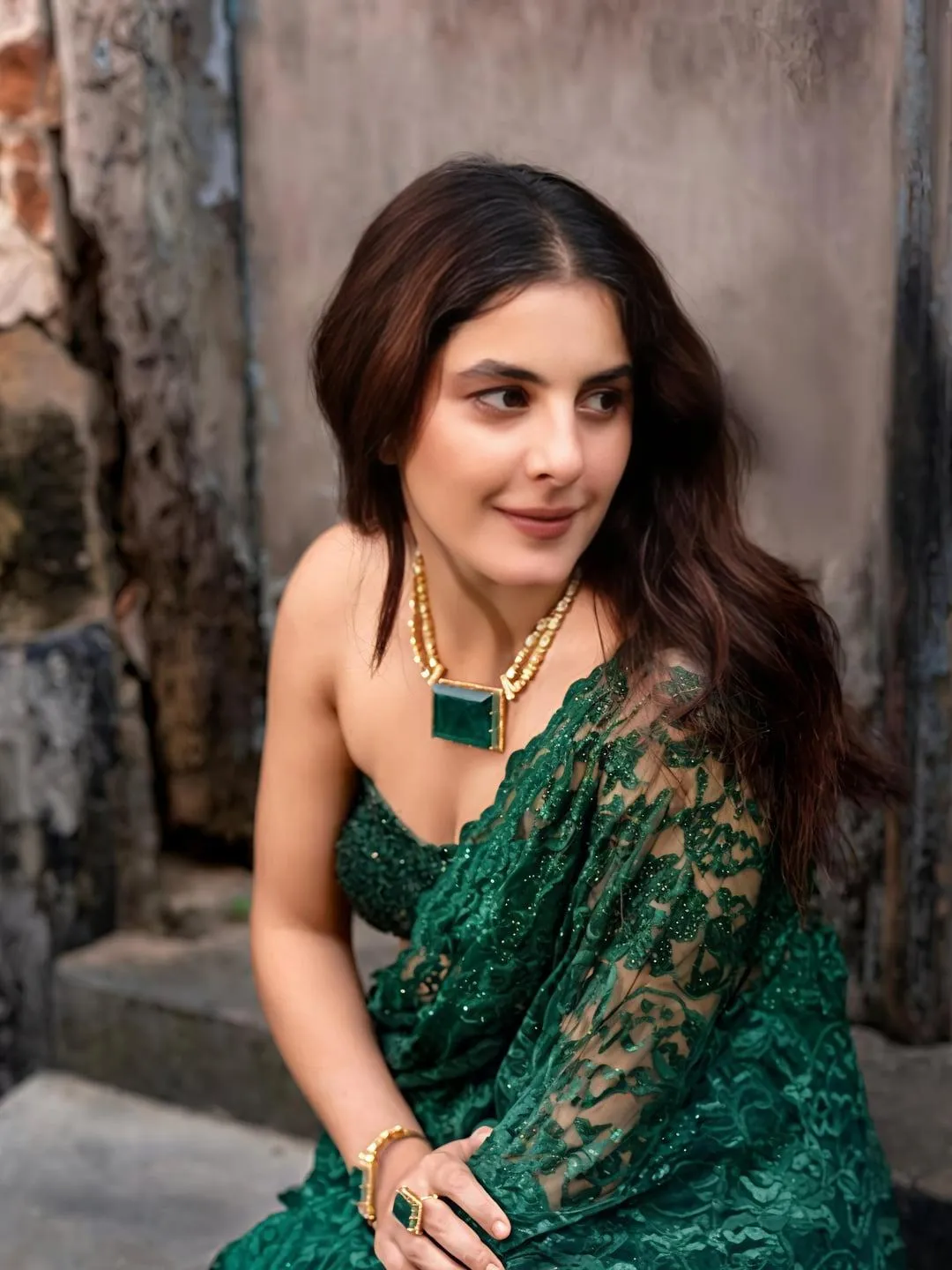 Gorgeous Isha Talwar in Green Saree Radiating Royal Charm