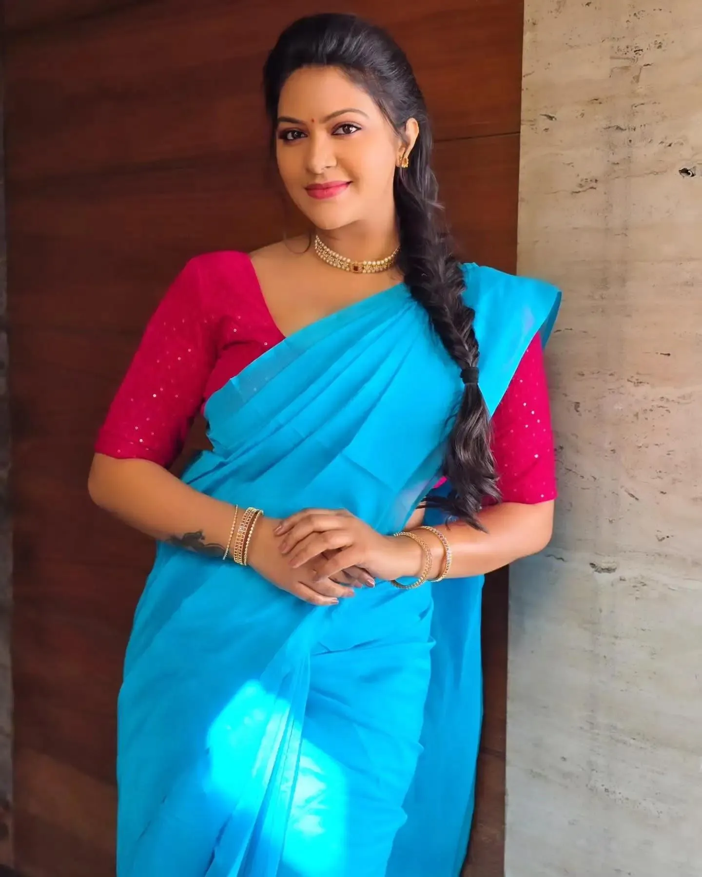 Gorgeous Rachitha Mahalakshmi in Shiny Blue Saree Wallpaper