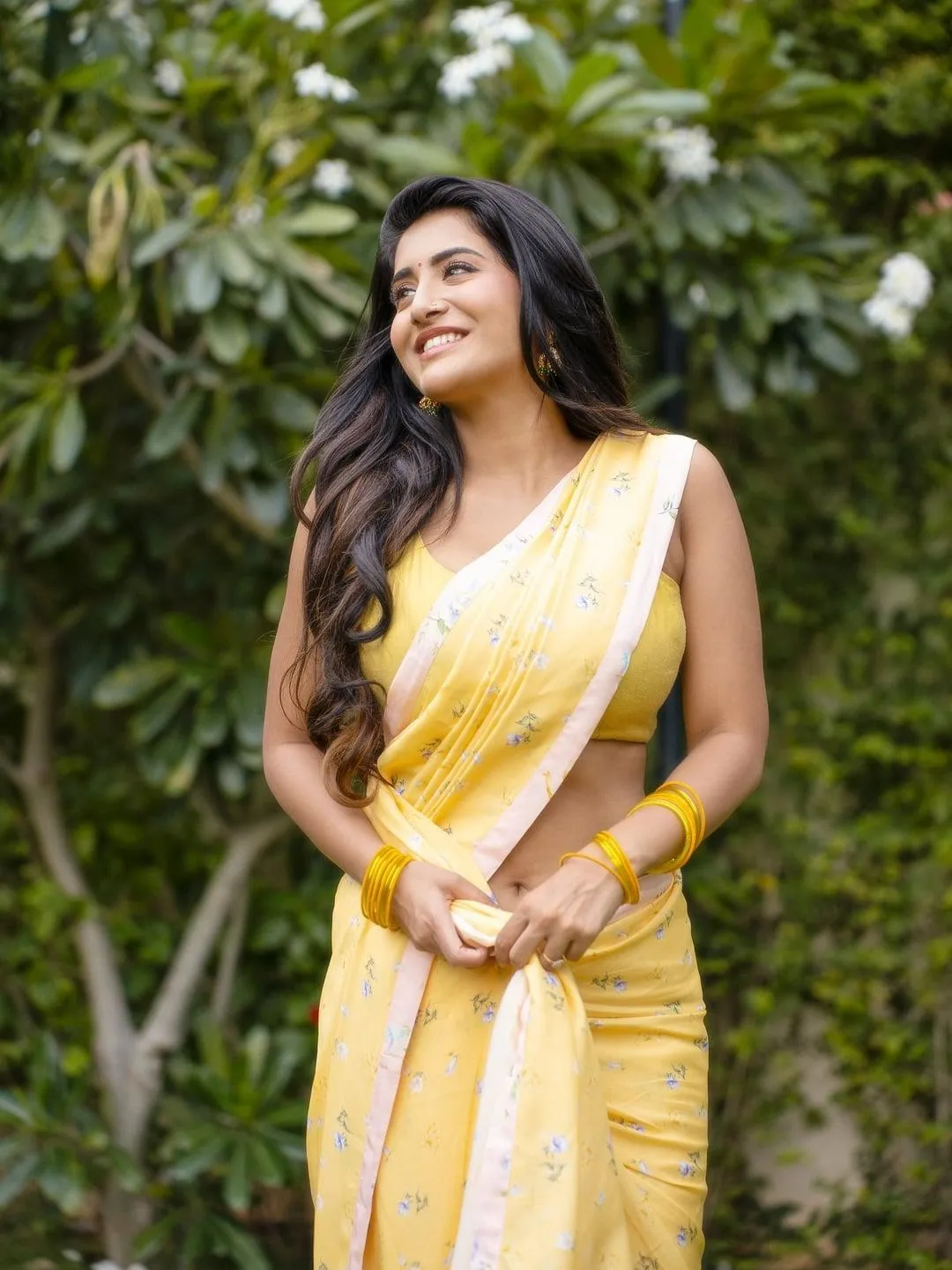 Gorgeous Rashi Singh in Yellow Saree with Graceful Style