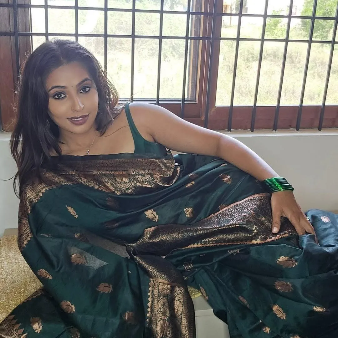 Gorgeous Soundarya Sharma in Black Saree with Modern Charm