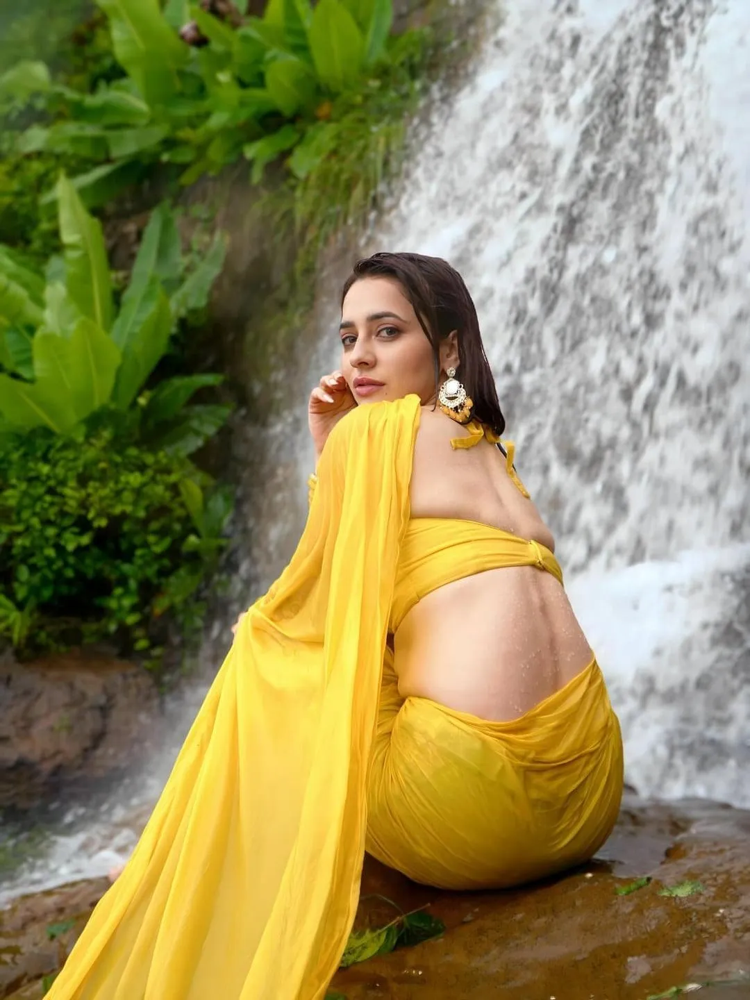 Hot Priyanka Rewri in Yellow Saree Outdoor Shoot Wallpaper