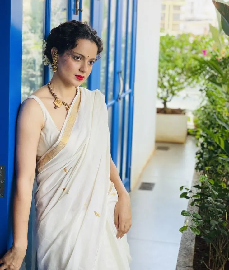 Kangana Ranaut in a traditional Kerala saree free wallpaper