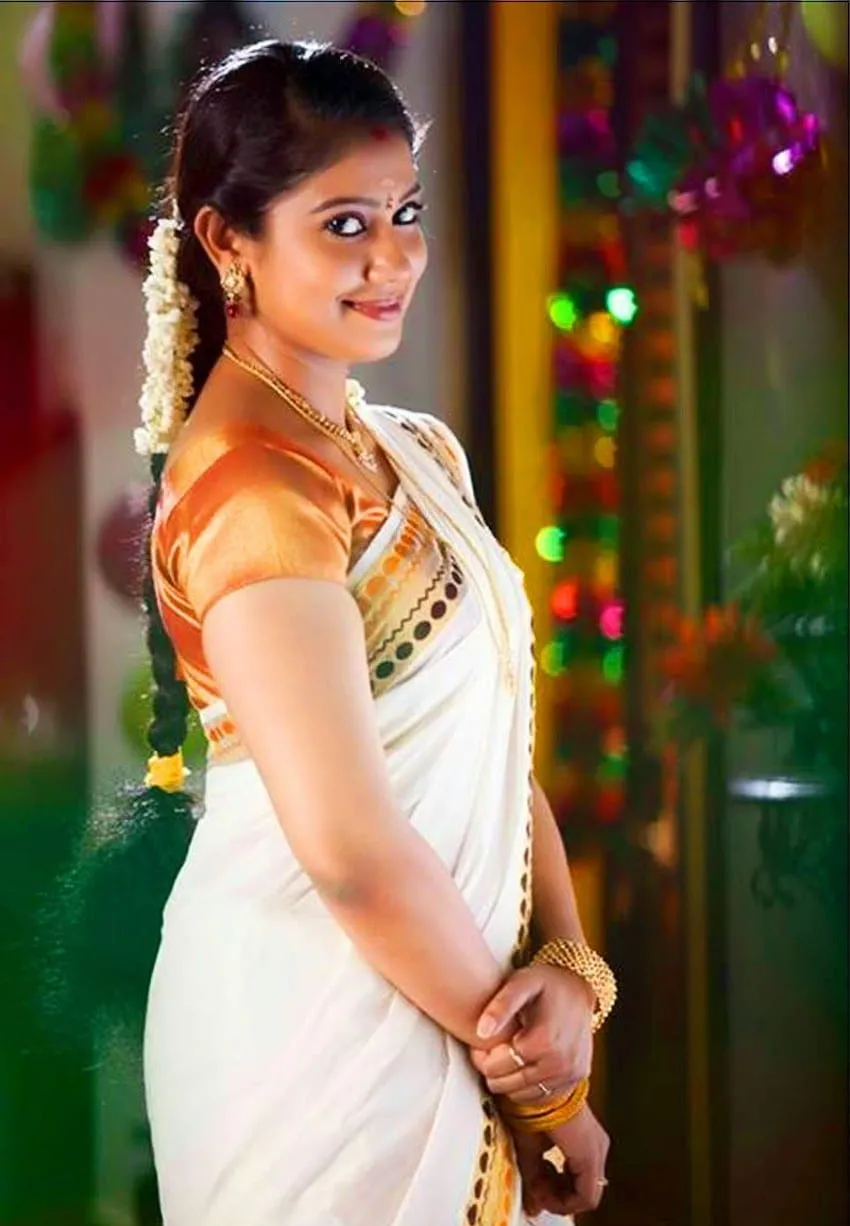 Rachana Narayanankutty in a Kerala white saree HD wallpaper