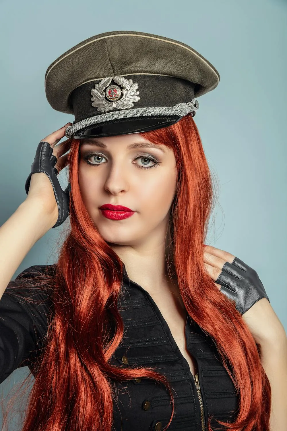 Red Haired Woman a in Vintage Hat Download Free Wallpaper