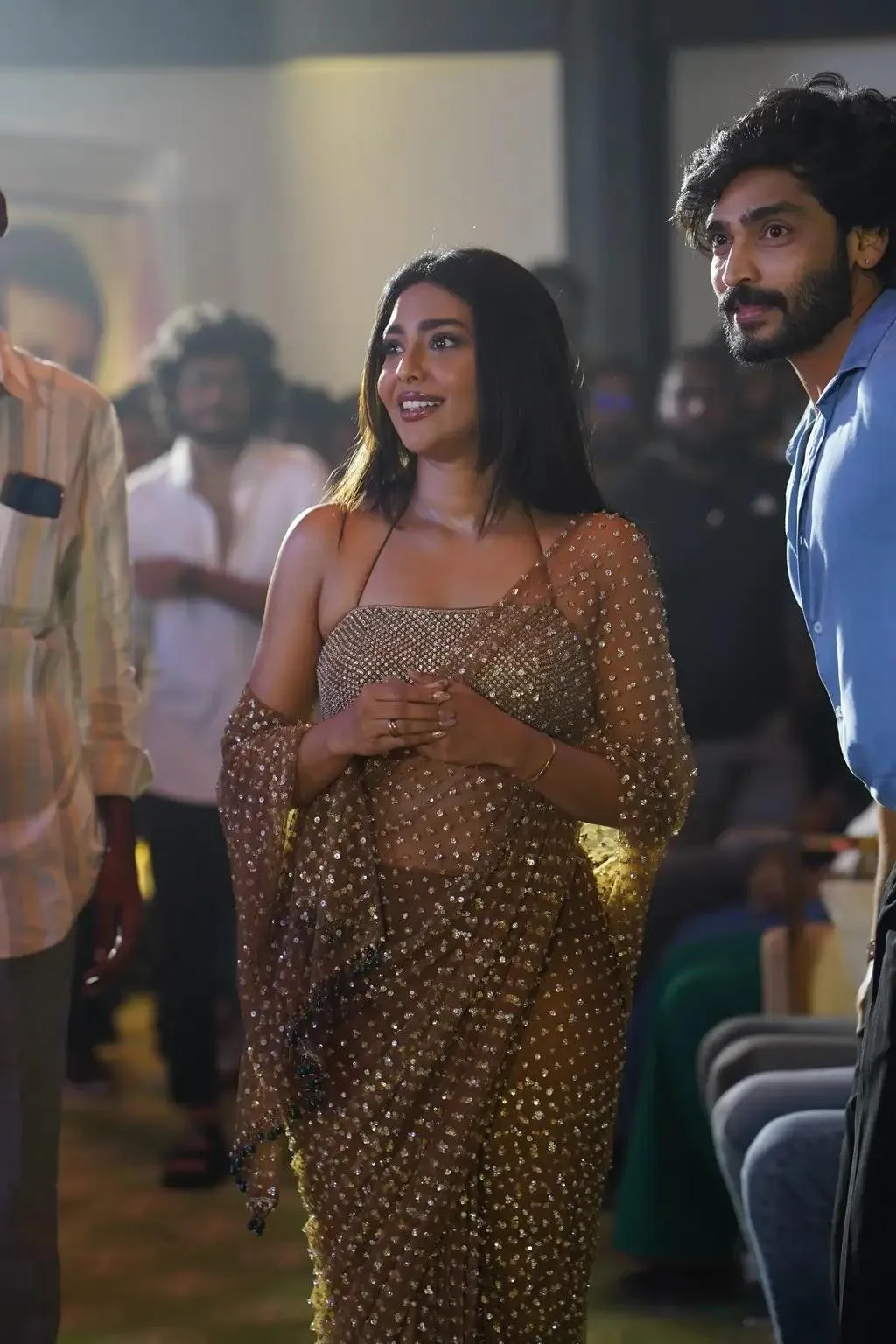 Sensual Aishwarya Lekshmi Dazzling Soft in Brown Saree