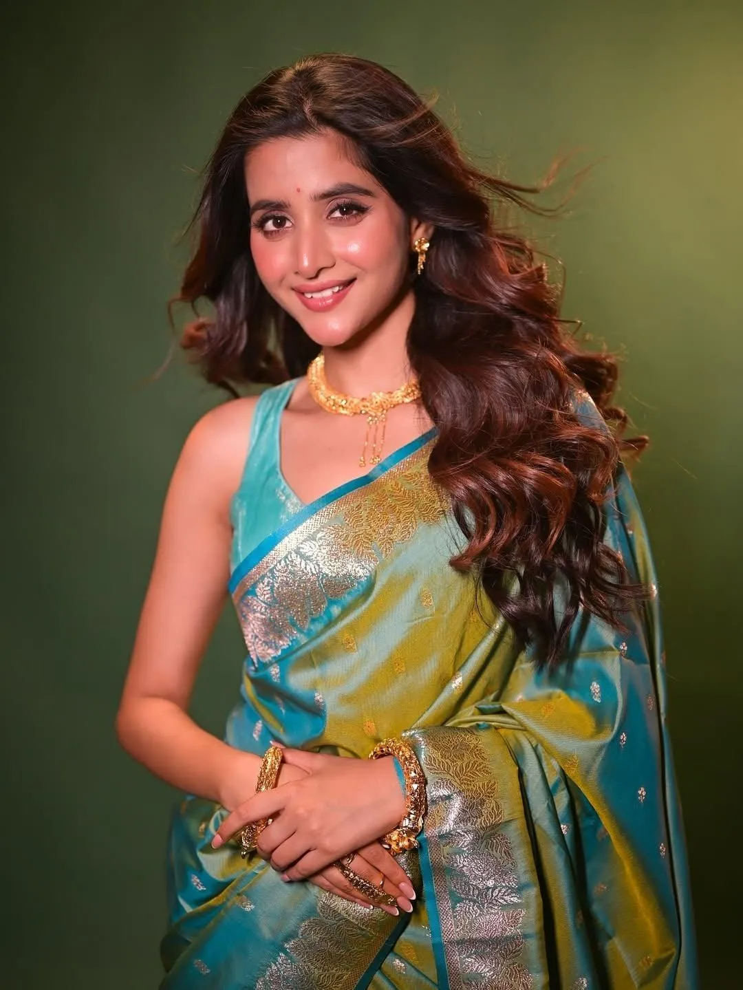 Sensual Deb Chandrima Singha Roy in Green Saree Grace