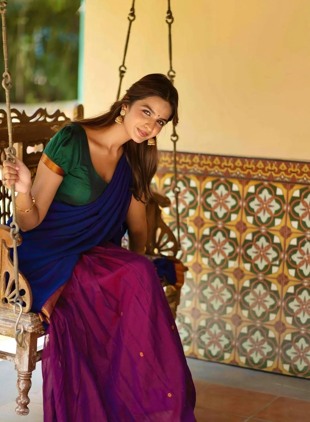 Sensual Shruti Chauhan in Blue and Pink Saree Look Wallpaper