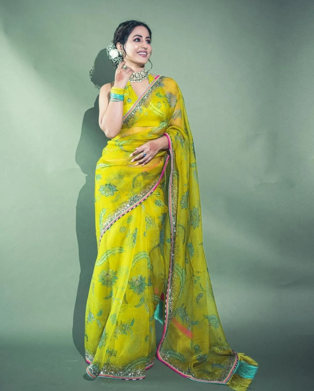 Stunning Hina Khan in Bright Yellow Saree Graceful Wallpaper