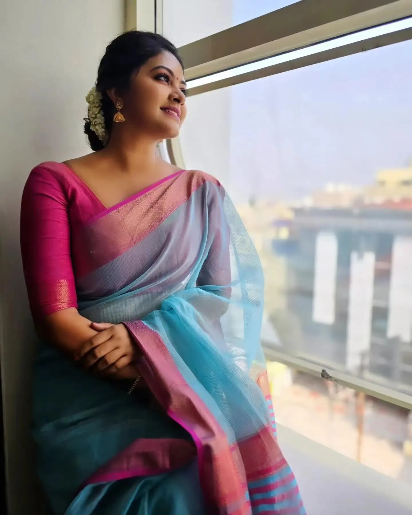 Stunning Rachitha Mahalakshmi Glowing Bright in Pastel Saree