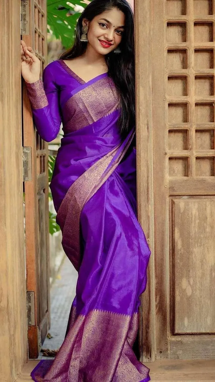 Tempting Ivana Shining in Purple Silk Traditional Saree