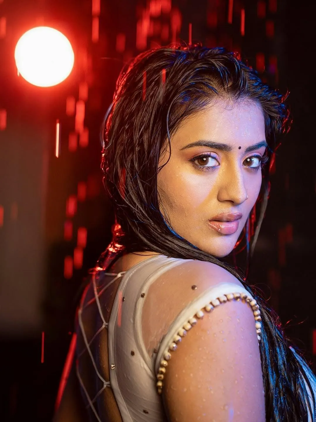 Tempting Rashi Singh in Elegant Dark Saree Modern Look