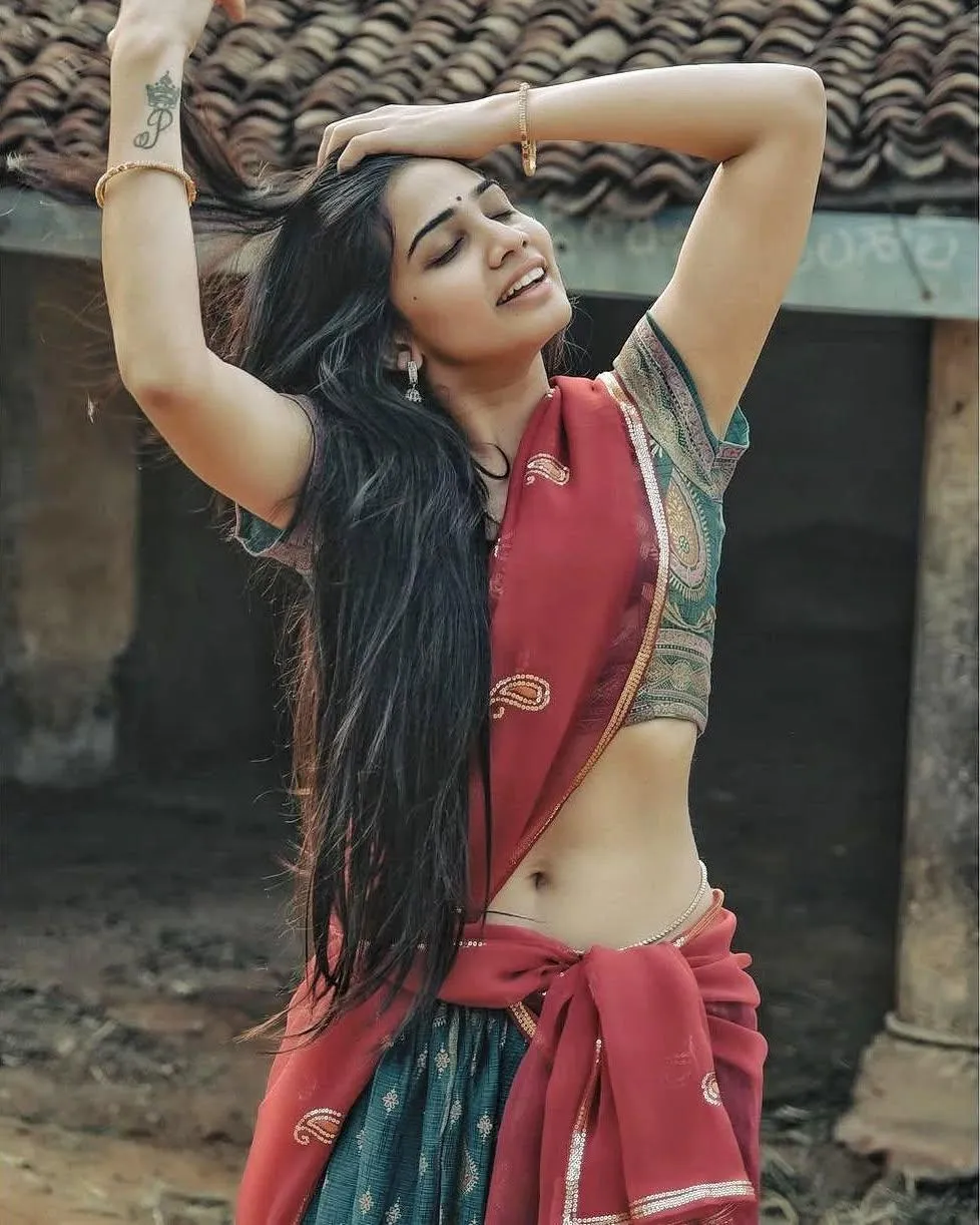 Tempting Shagna Sri Venun in Wet Red Saree Look Wallpaper