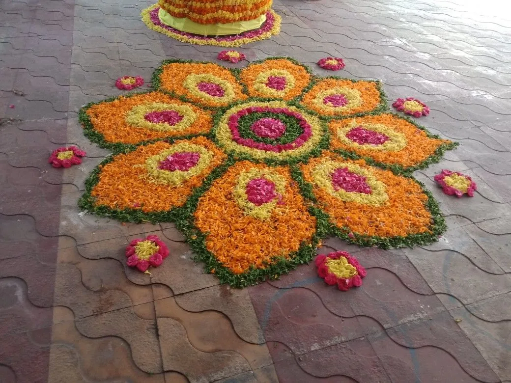 Bright Petal Pattern Onam Pookolam Design HD free images
