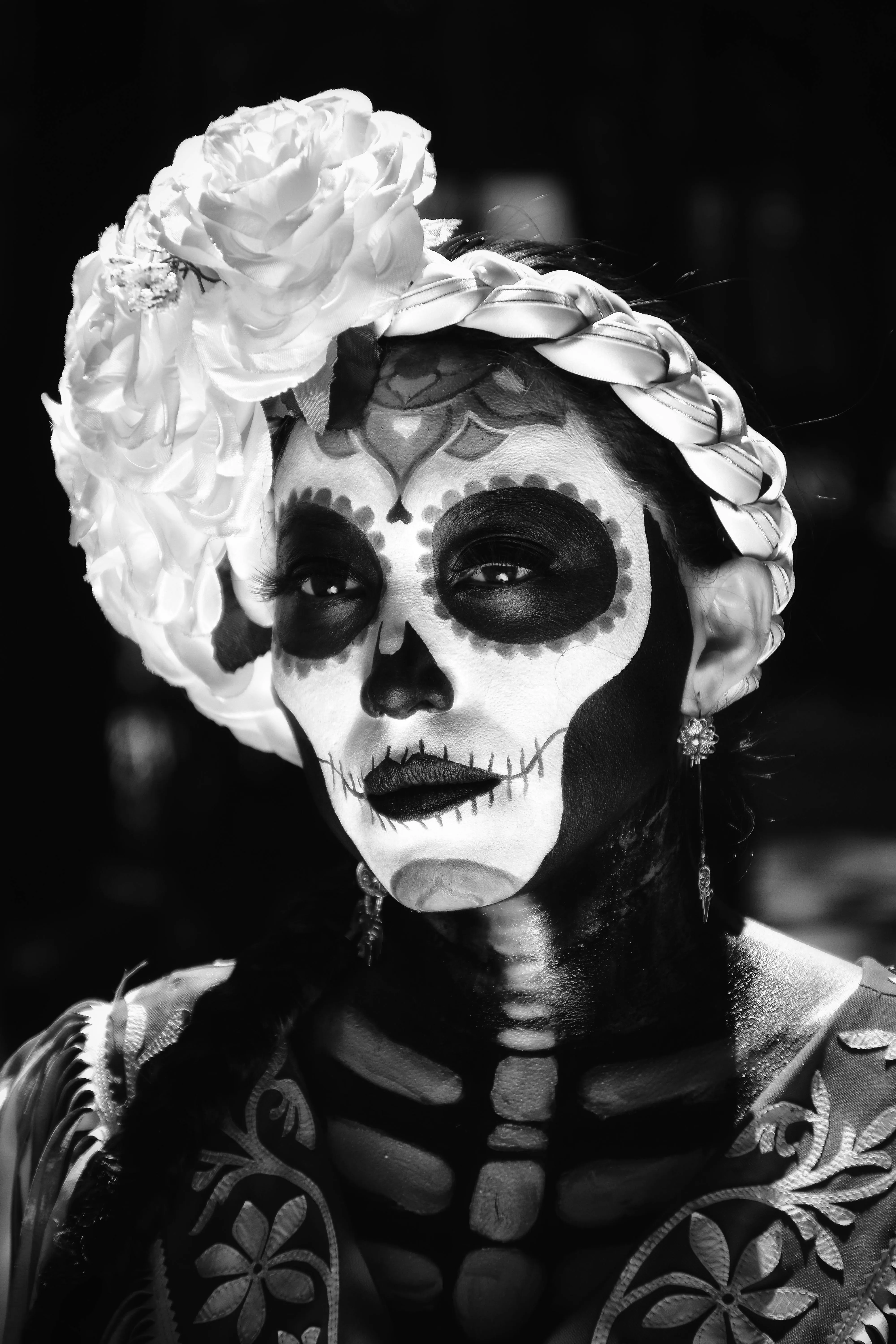 Classic Black and White Halloween Festival Makeup Wallpaper