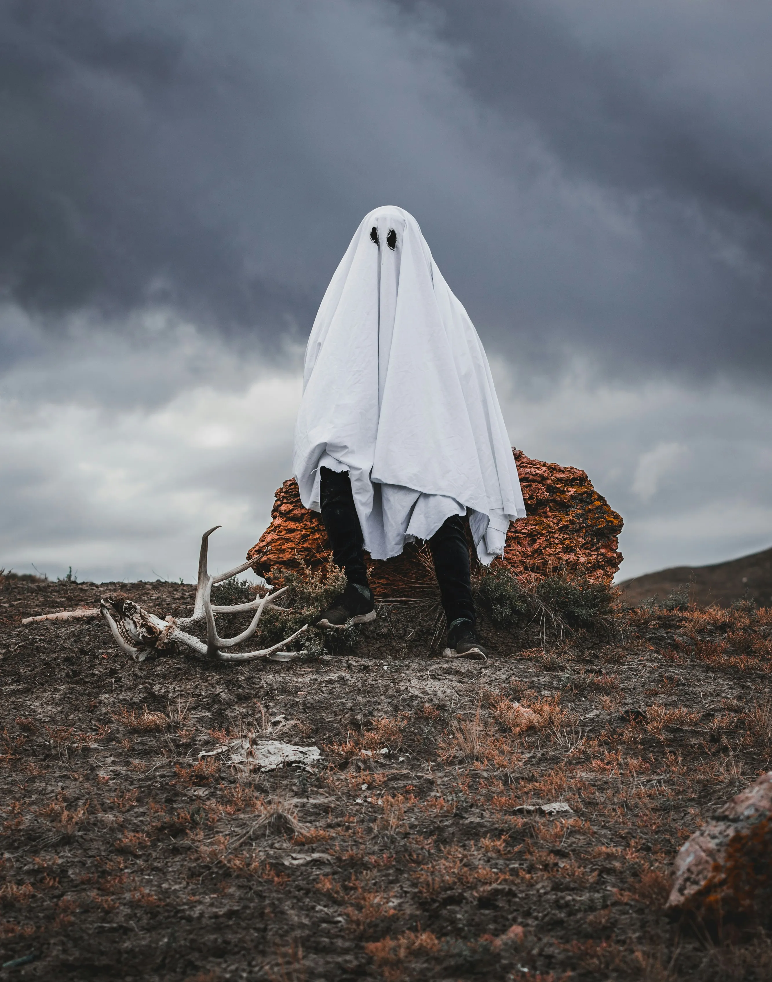 Creative Ghost Costume for Outdoor Halloween Festival