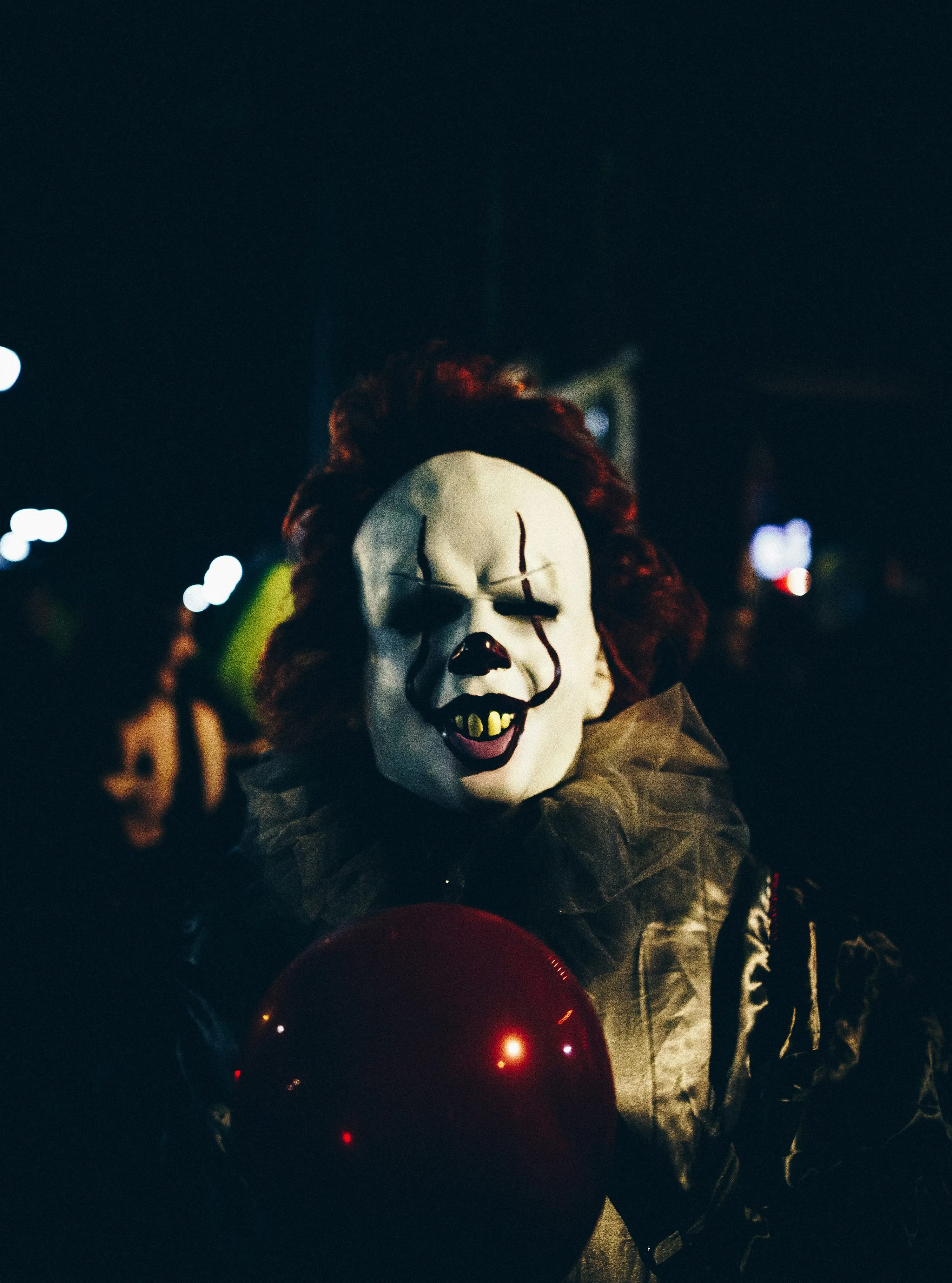Creepy Halloween Festival Clown Costume Inspiration Wallpaper