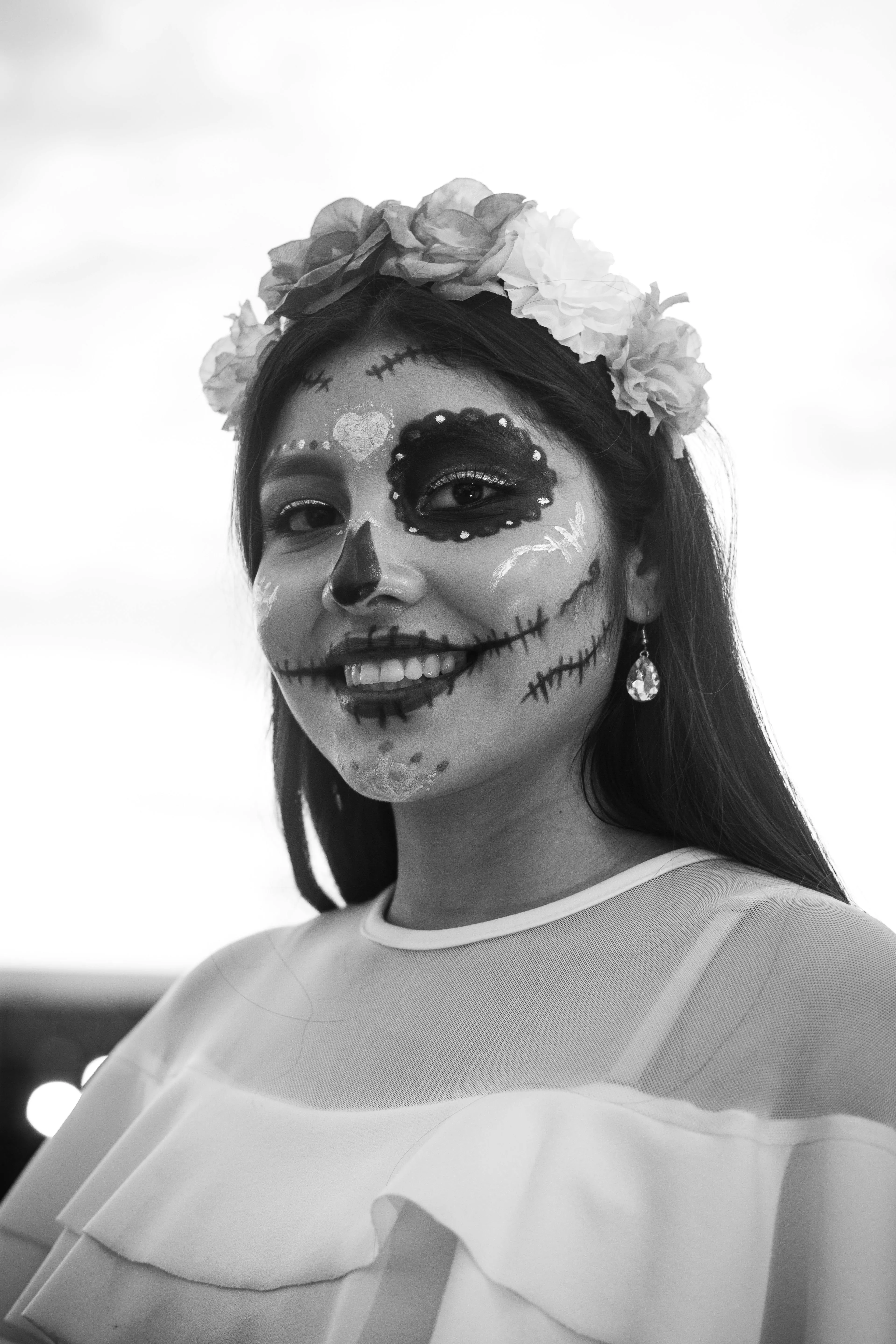 Elegant Halloween Festival Makeup for Women Wallpaper