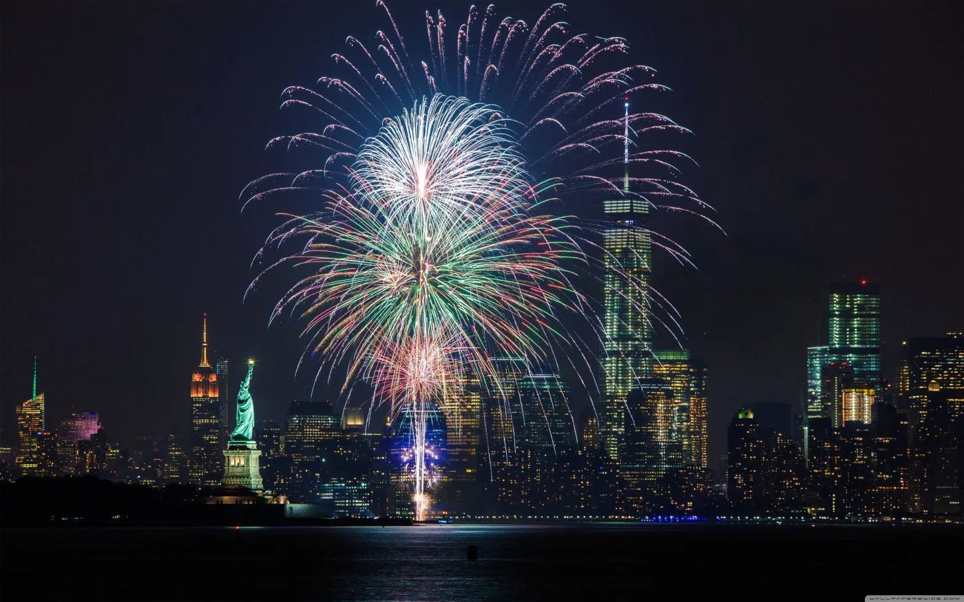 Fireworks lighting up New York City skyline in vibrant colors