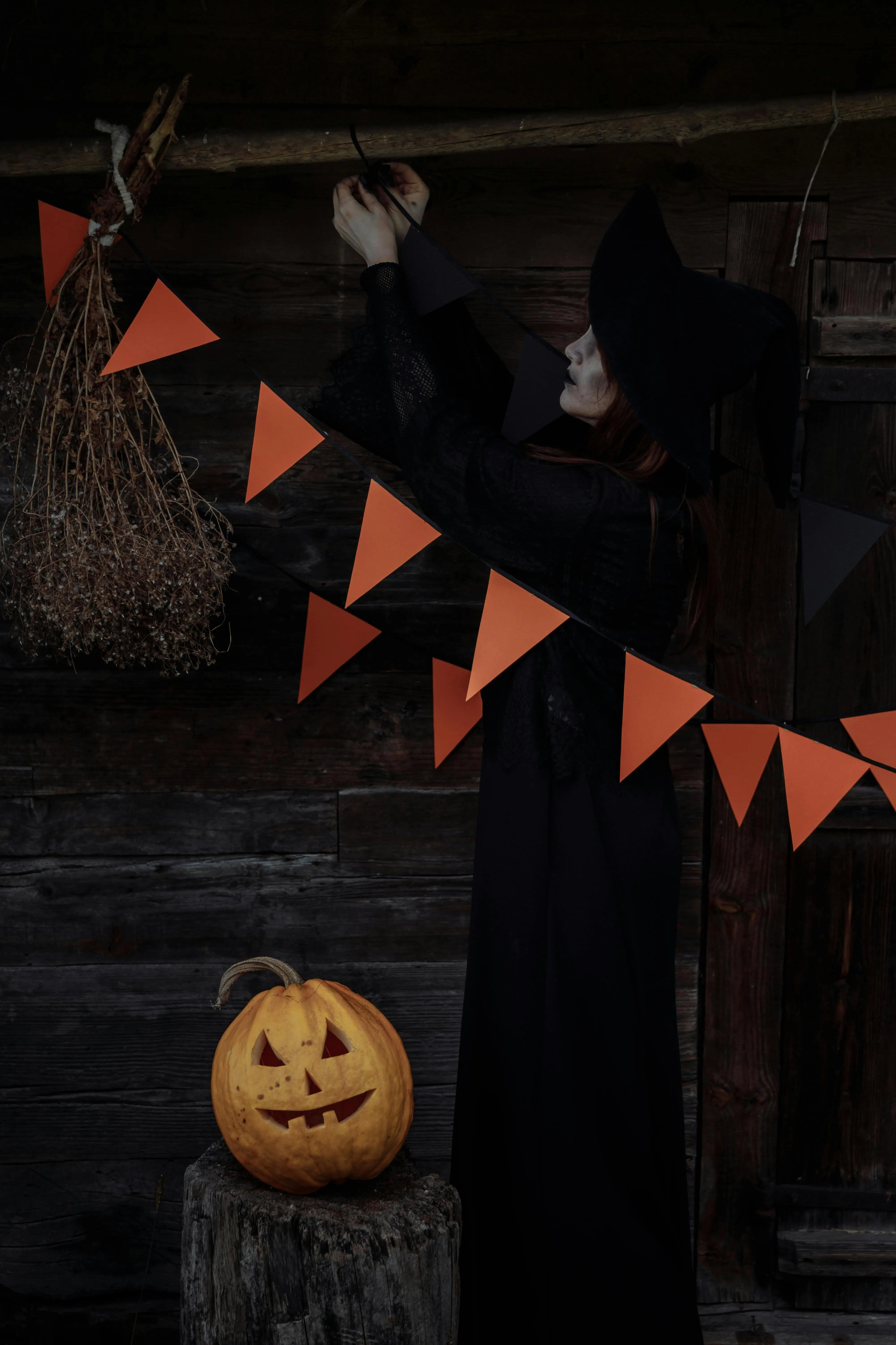 Halloween Pumpkin Decoration with Bunting on Porch HD