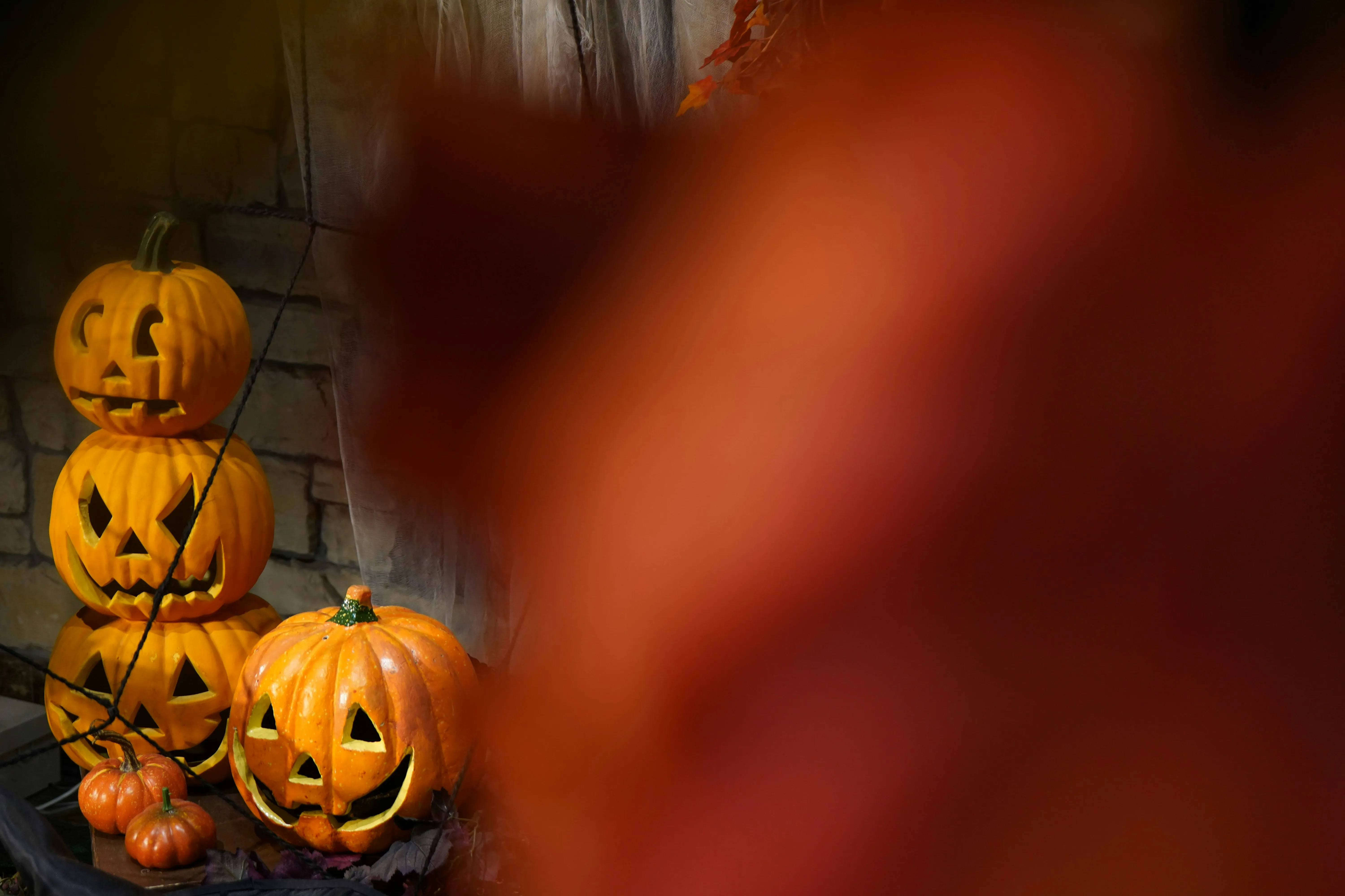 Pumpkin Faces Stacked with Blurry Pumpkin Wallpaper