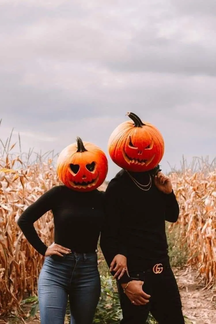 Pumpkin Head Cosplay Pairs for a Fun Halloween Photoshoot