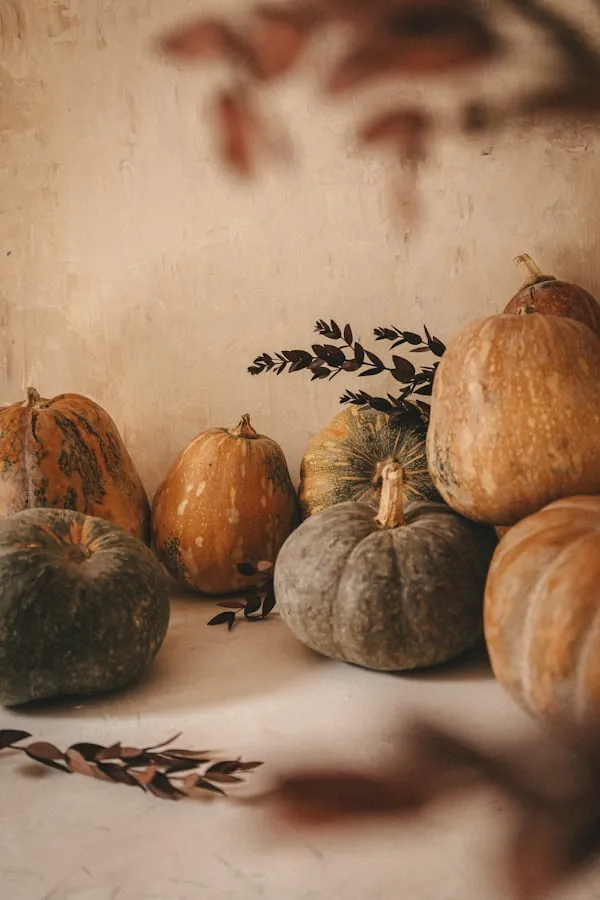 Rustic Still Life with Gourds and Autumn Vibes Wallpaper