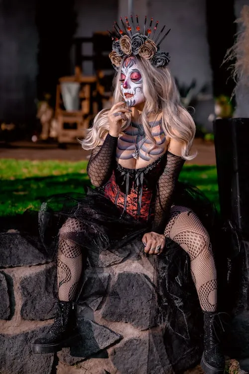Scary Painted Face with Costume for Halloween Festival