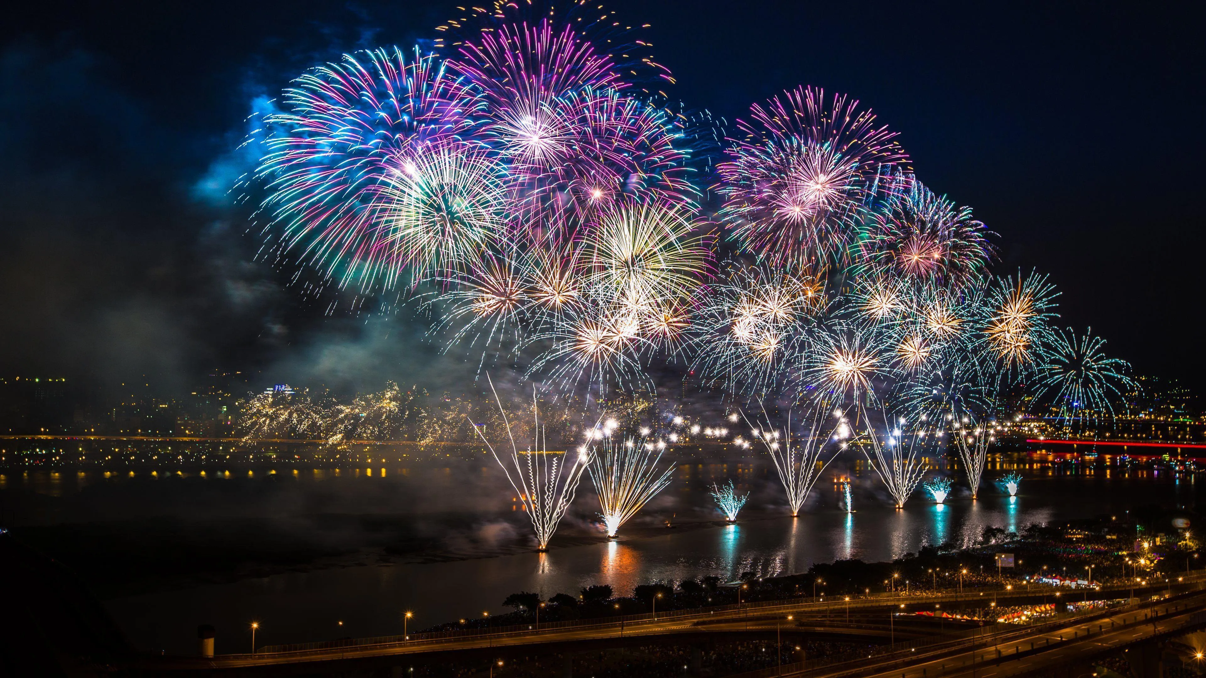 Spectacular Fireworks Burst in the Night Sky HD image