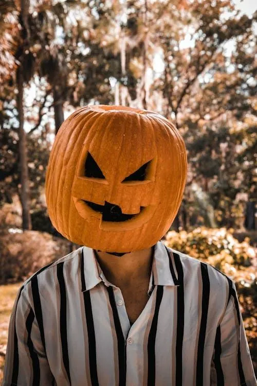 Vintage Pumpkin Head Look for Halloween Festival Photos