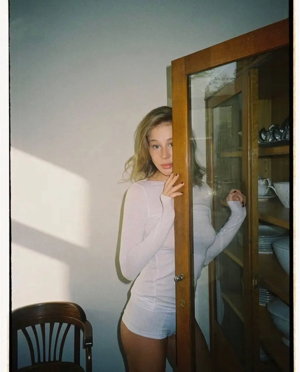 Casual Morning Light with Model in Intimate Indoor Setting