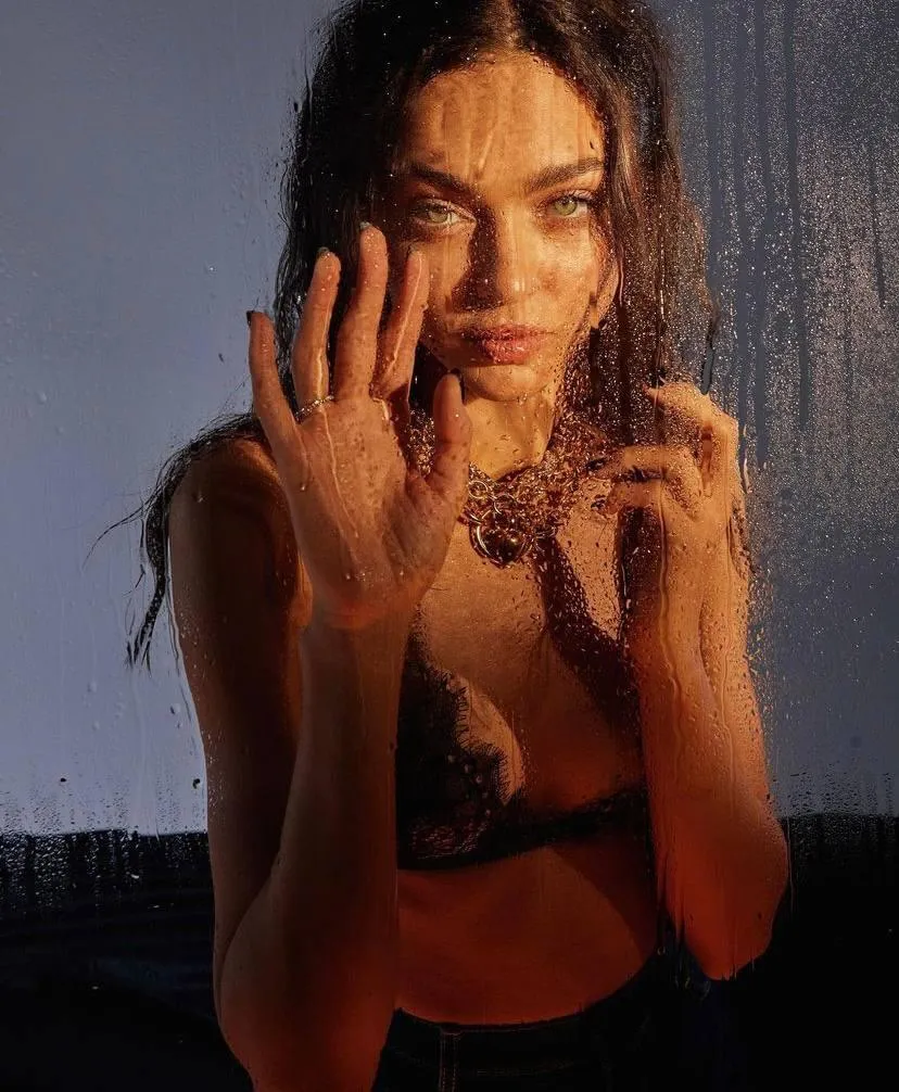 Wet Look Beauty Shot with Bold Red Lipstick Free Wallpaper