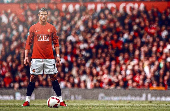 Cristiano Ronaldo Wallpapers with Crowd Cheers