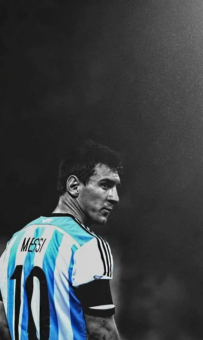 Lionel Messi In An Argentina Jersey In The Rain Hd Image