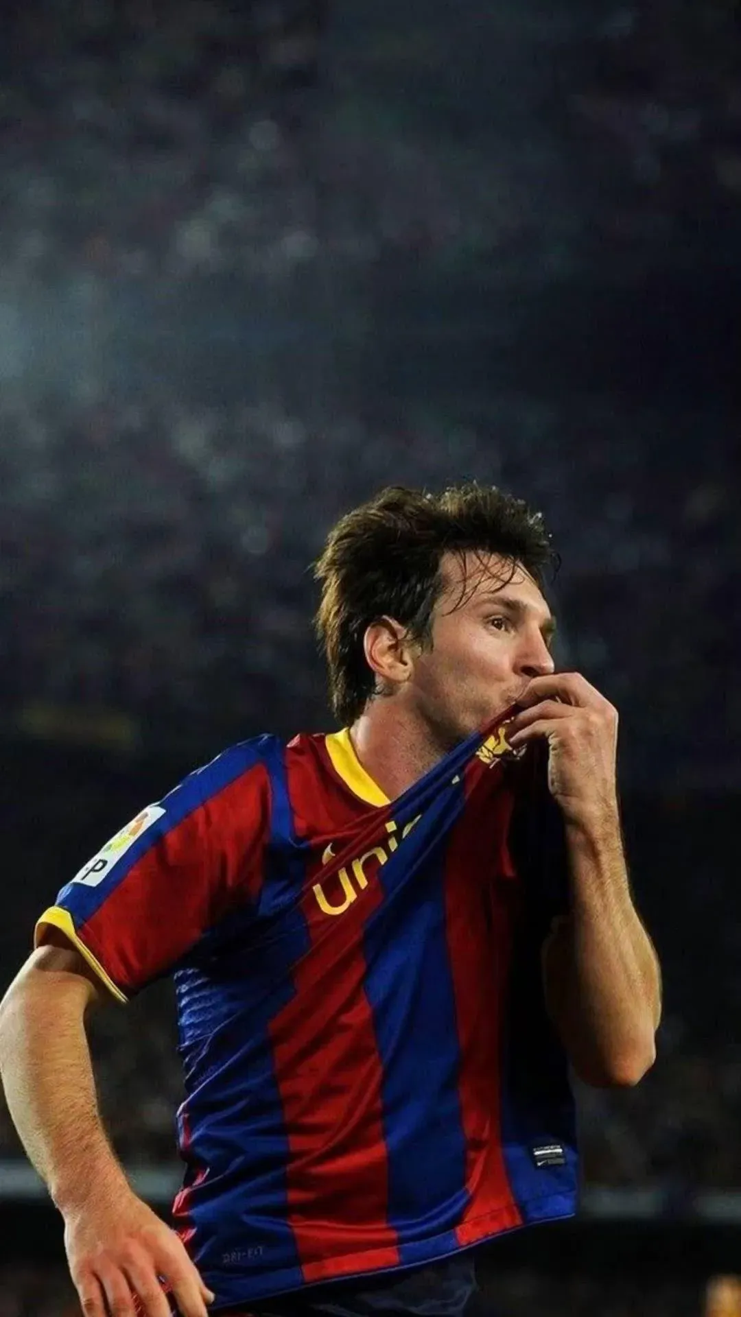 Lionel Messi Kissing The Barcelona Badge Hd Mobile Wallpaper