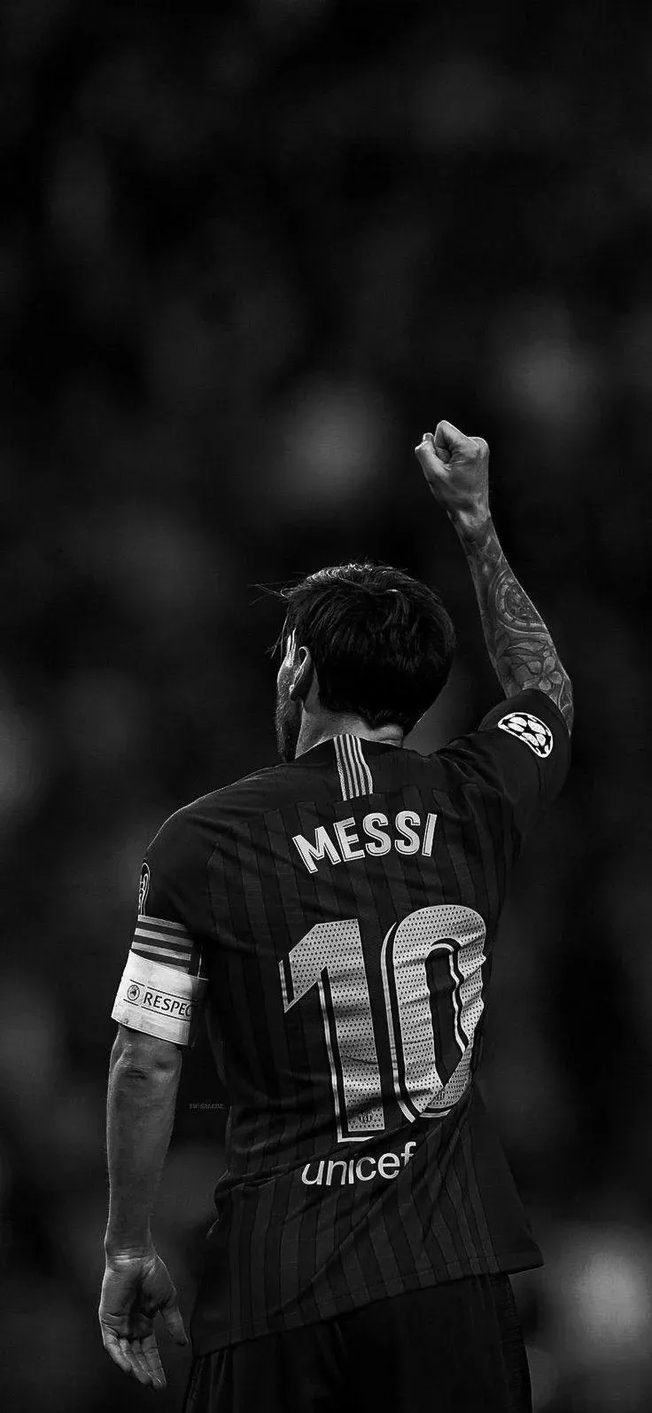 Lionel Messi Shows A Success Sign To His Fans Free Wallpaper