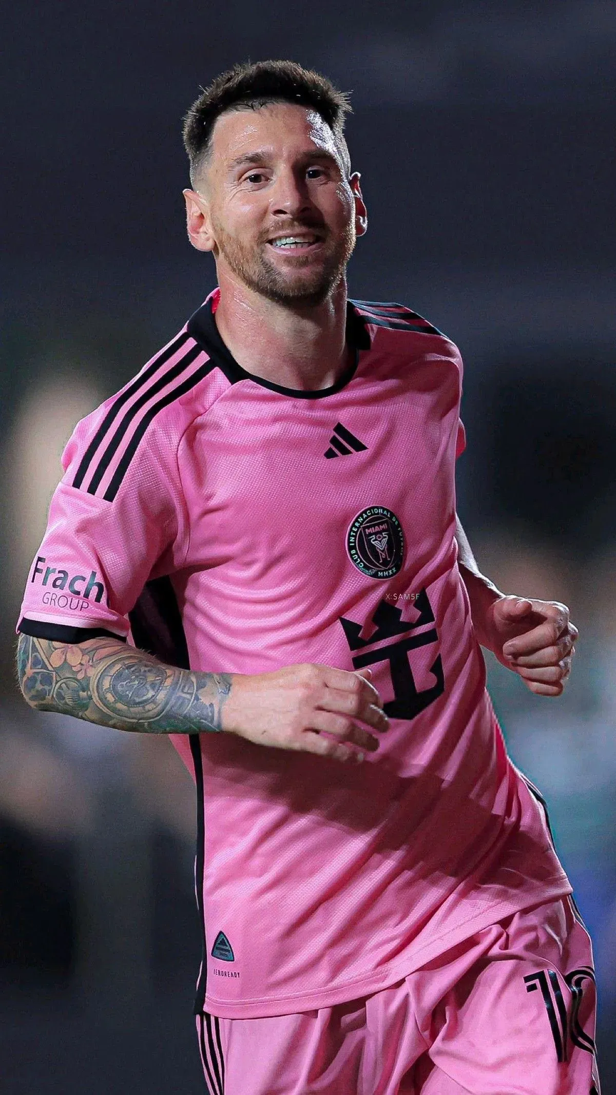 Lionel Messi And Teammates Entering From Tunnels Wallpaper