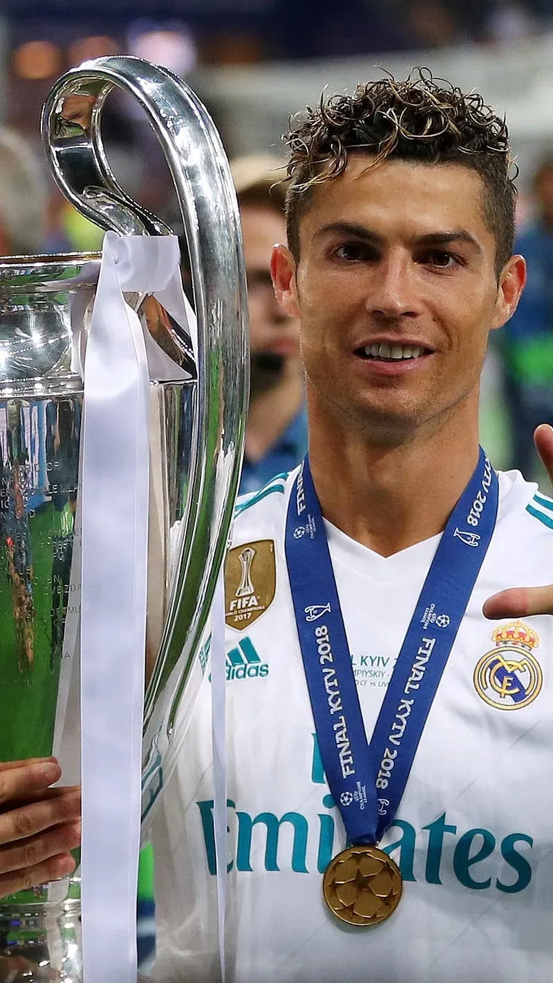 Ronaldo Wallpapers Big Trophy Moments