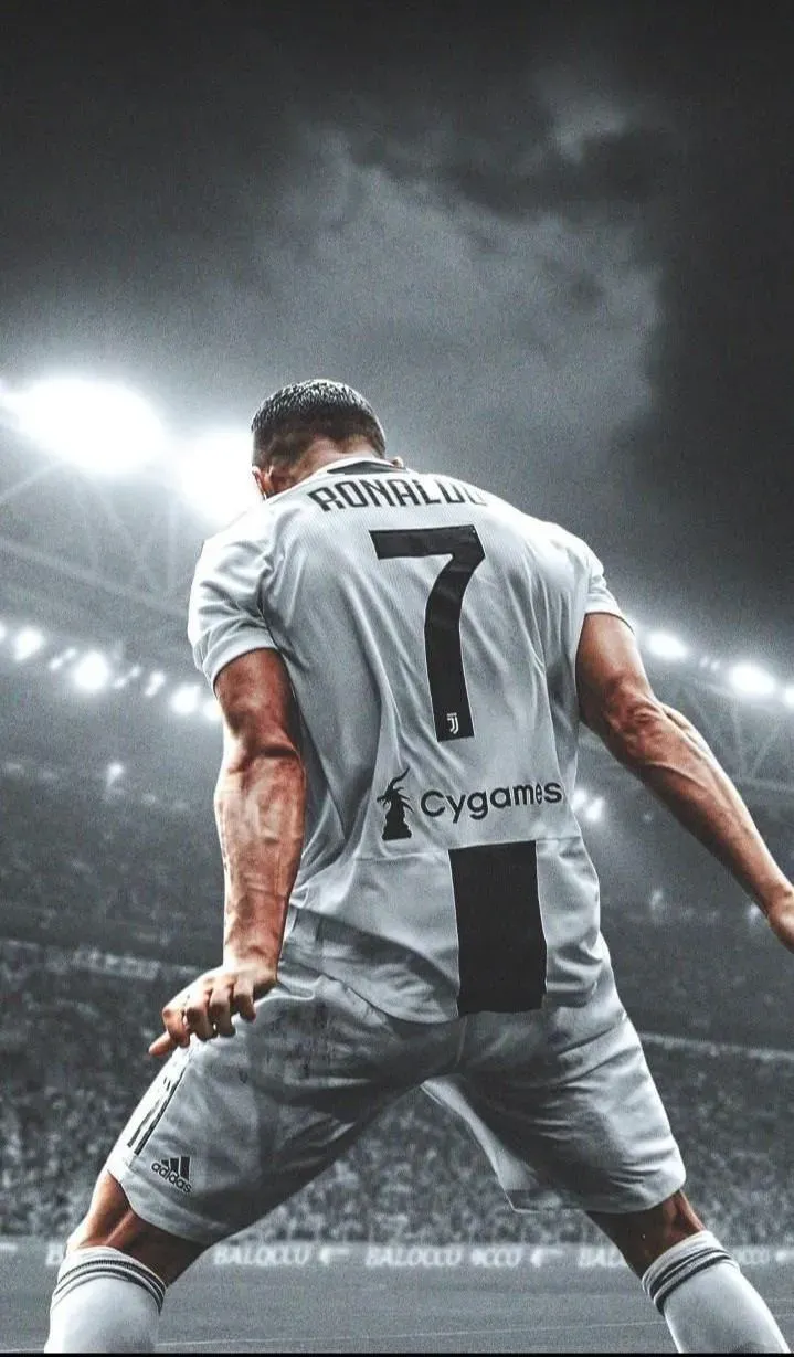 Cristiano Ronaldo Wallpapers Clean White Theme