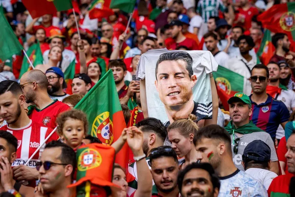 Ronaldo Wallpapers Crowd Flags Flying