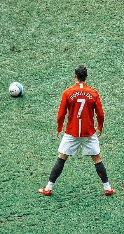 Cristiano Ronaldo Wallpapers Focused Before Kick