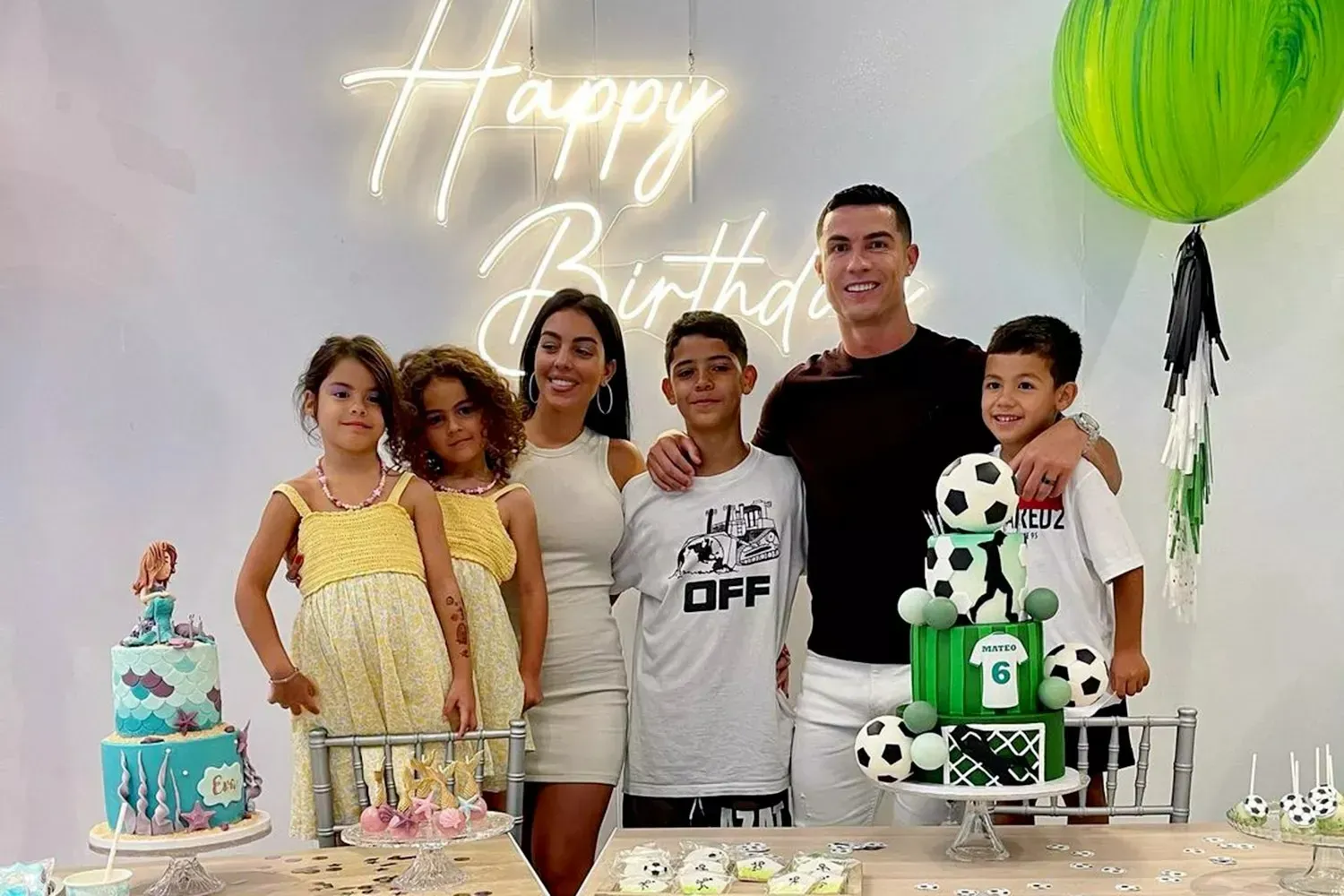 Ronaldo Wallpapers Happy With Kids