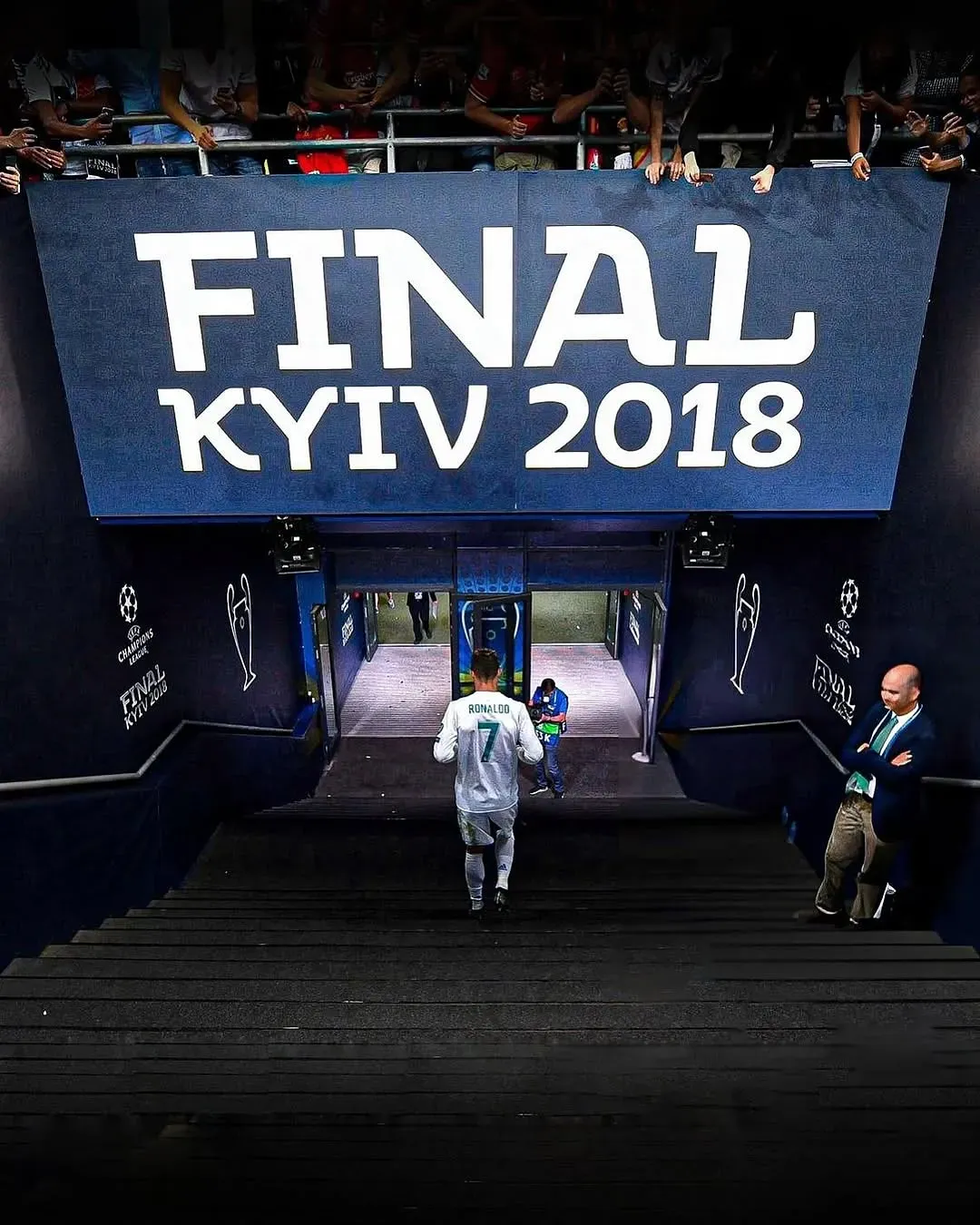 Ronaldo Wallpapers Motivational Tunnel Pose