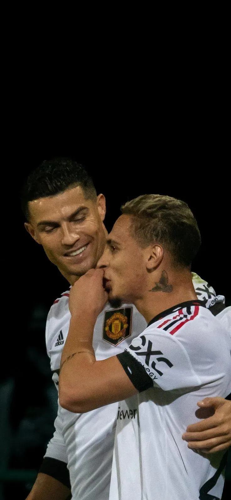 Ronaldo Wallpapers Smiling With Teammates