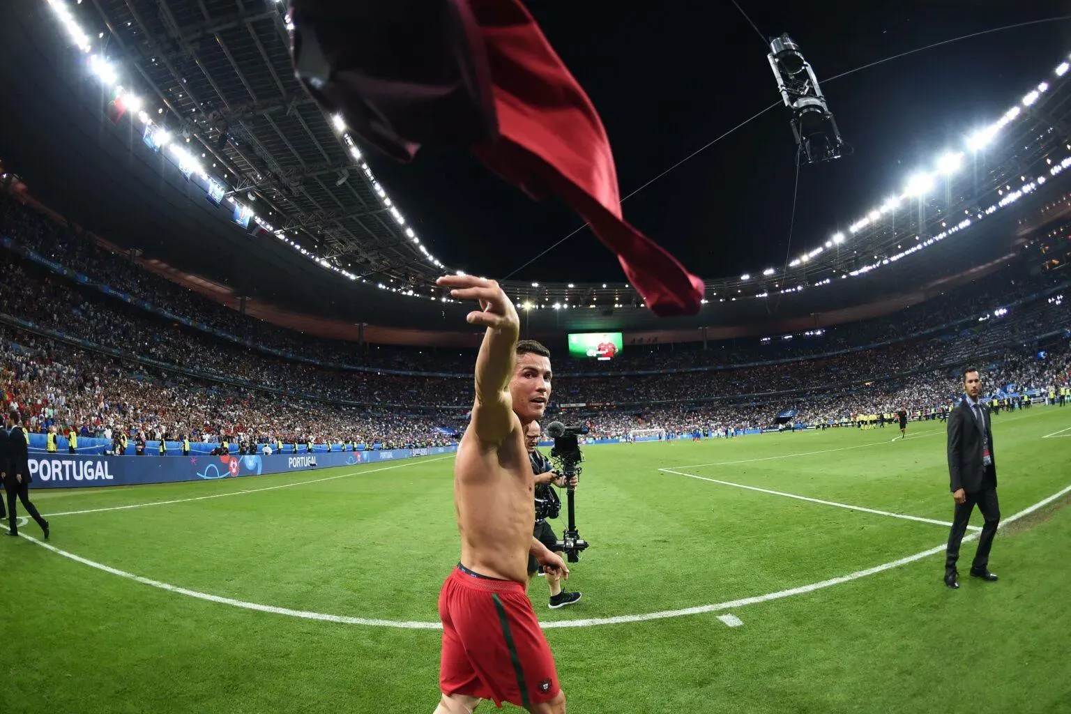 Cristiano Ronaldo Wallpapers with Stadium Roof Shots