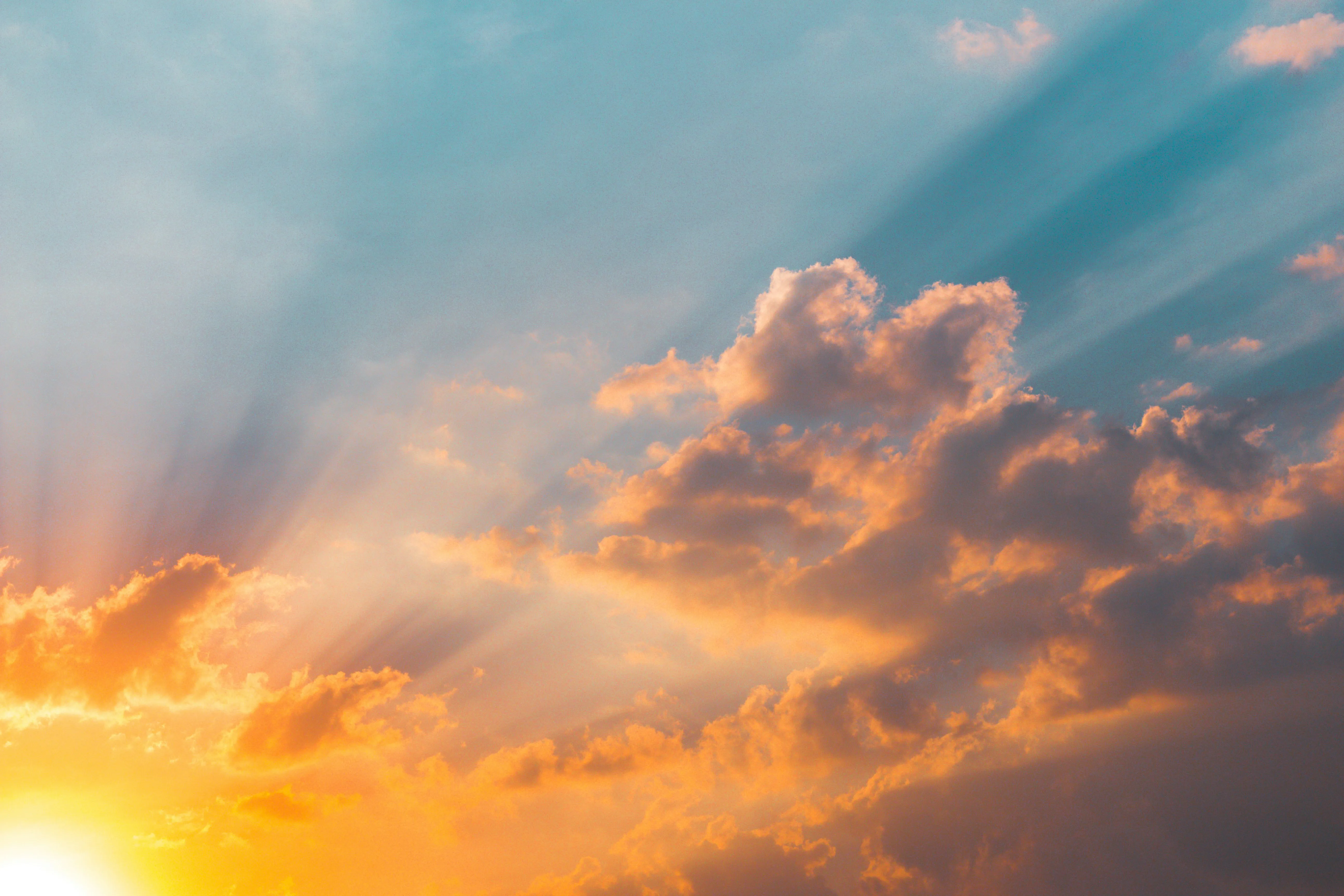 Colorful Sky with Wispy Clouds at Sunrise Wallpaper
